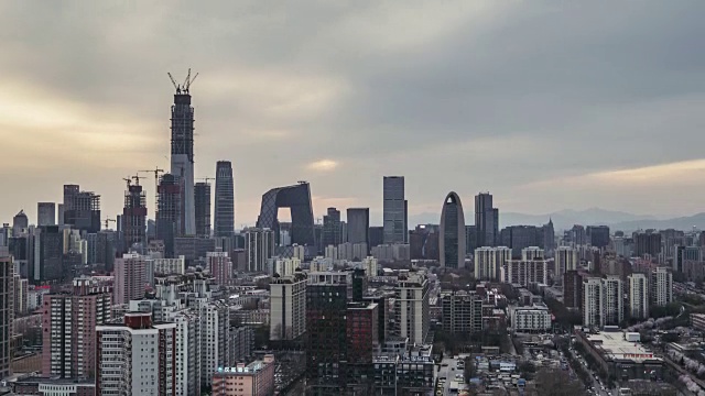 T/L WS HA TD北京城市天际线和CBD区域/北京，中国视频素材画面2