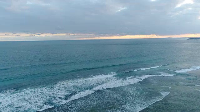 鸟瞰图的海岸在澳大利亚。视频素材