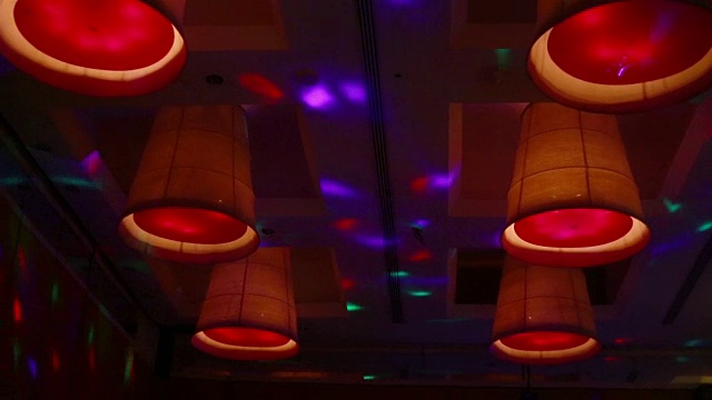 光在聚会。视频素材画面3