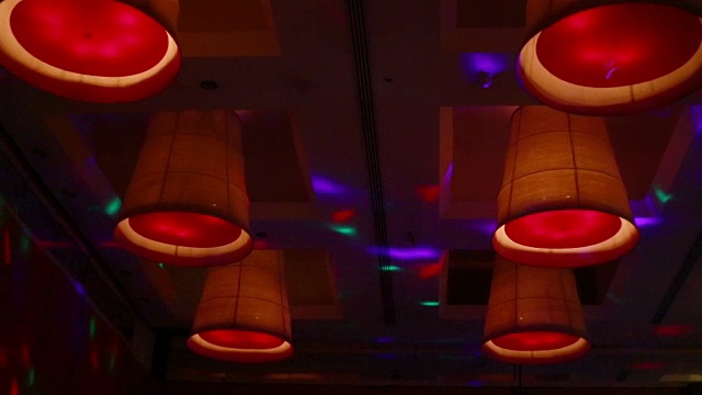 光在聚会。视频素材画面4