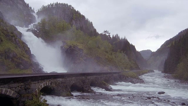 Låtefossen Hordaland县瀑布，挪威视频素材