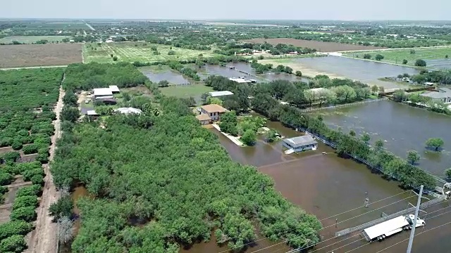 德克萨斯州麦卡伦市因降雨而被淹没的乡村鸟瞰图视频素材