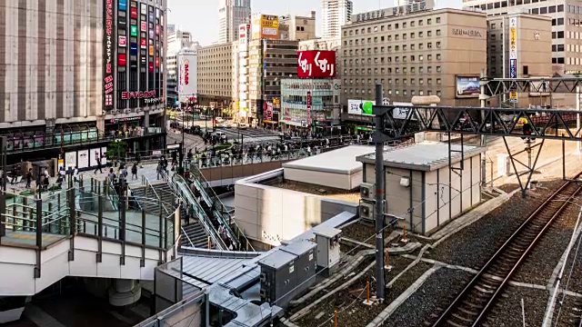 4k时间间隔日本大阪人行道上的行人视频素材