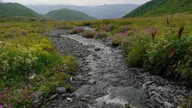 格鲁吉亚高加索山脉附近的朱塔村。视频素材