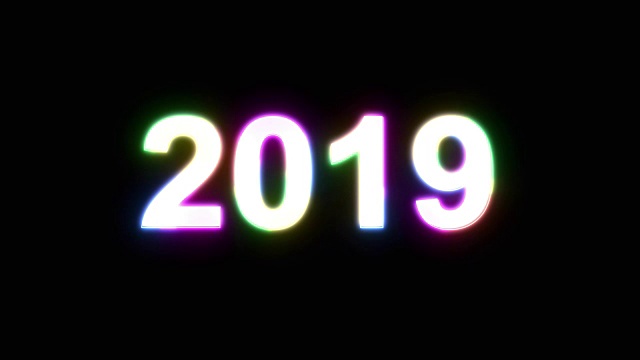 2019年文字在轻大爆炸爆炸彩虹颜色闪亮的动画循环在黑色背景新的质量凉爽漂亮的运动快乐的假期视频素材循环设计视频素材画面3