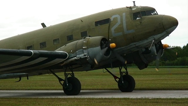 由c - 47组成架空列车06视频素材