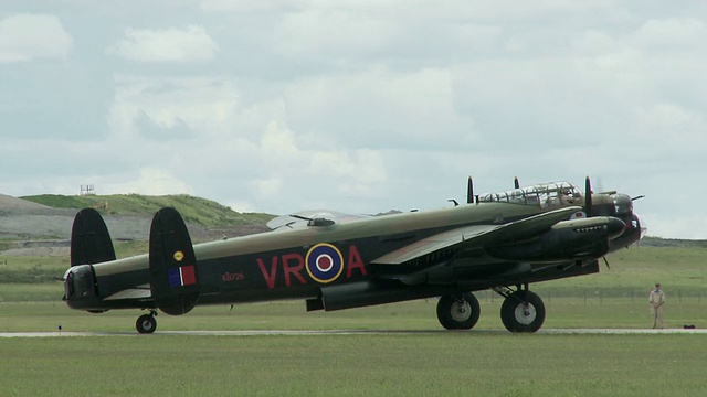 Avro Lancaster发动机启动30_1视频素材