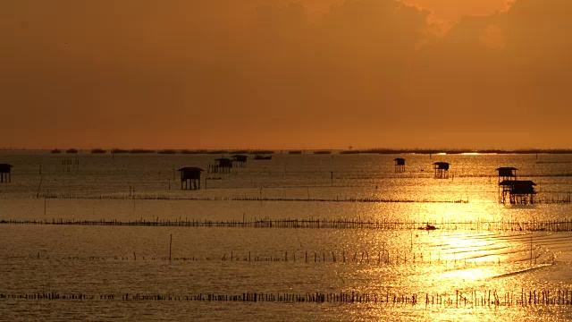 清晨美丽的黄昏海景。视频素材