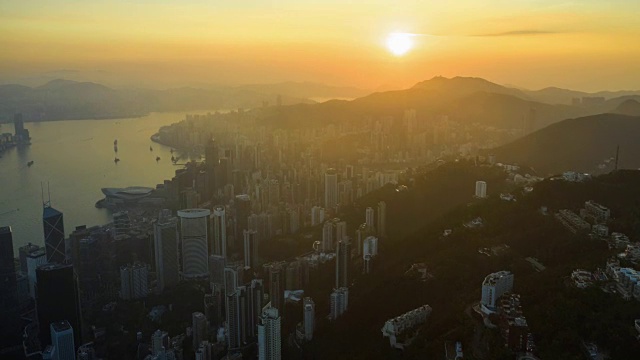 香港维多利亚港和山区的航拍时间视频素材