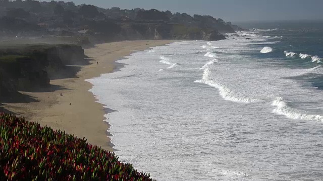 加州海岸海滩和冲浪视频素材