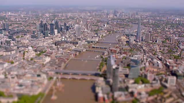 鸟瞰图伦敦市中心和泰晤士河，英国。4 k视频素材