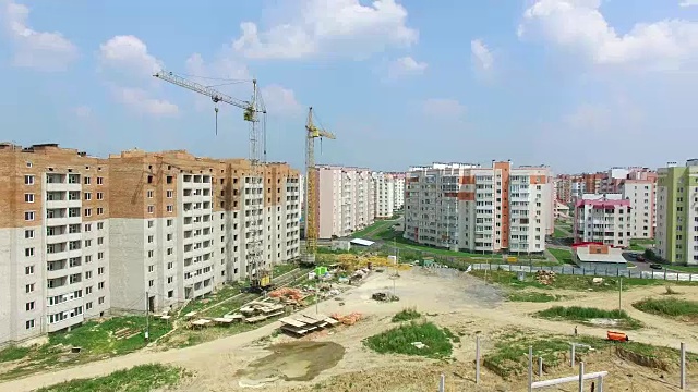 一大片用于建设现代化高层建筑的新城新区。视频素材画面3