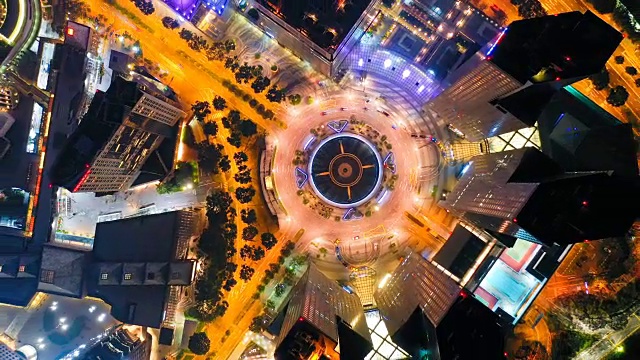 新加坡航拍全景夜景在喷泉的财富环岛视频素材