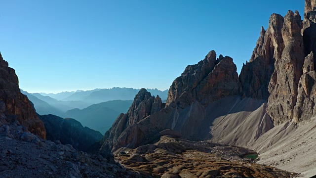 高空拍摄的高山视频素材