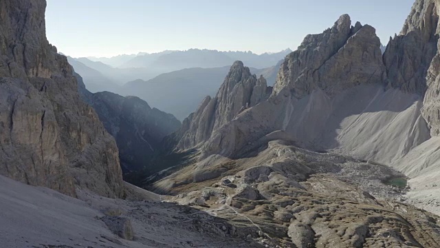 高空拍摄的高山视频素材