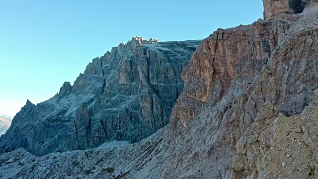 高空拍摄的高山视频素材