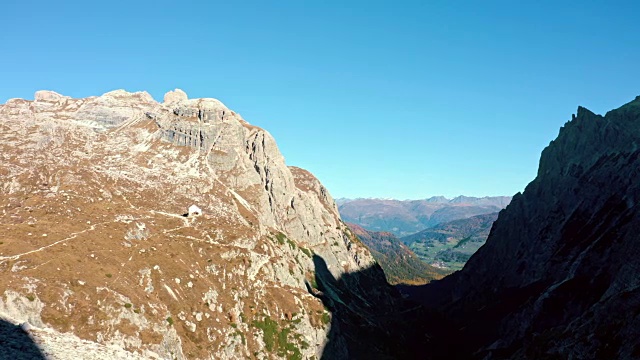 高空拍摄的高山视频素材