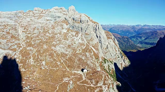 高空拍摄的高山视频素材