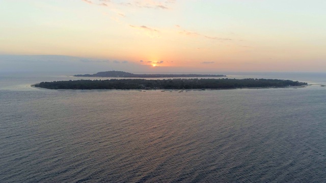 Gili群岛在巴厘岛的高空鸟瞰图视频素材