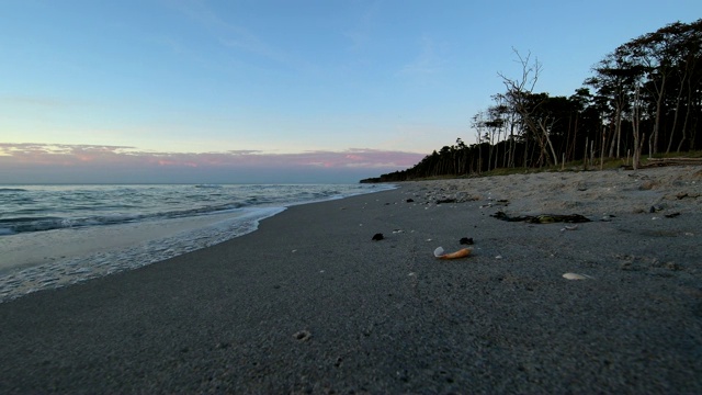 日落时分的波罗的海海滩，西strand, Born am Darß， fischlanddaringst，波罗的海，Mecklenburg-Vorpommern，德国视频素材