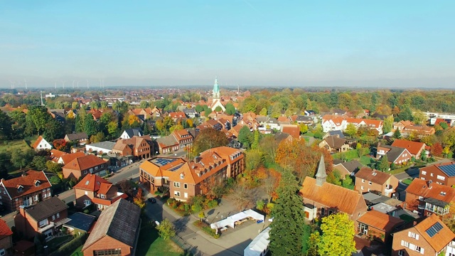 德国威斯特法伦市，Münster小镇萨森伯格，无人机拍摄视频下载