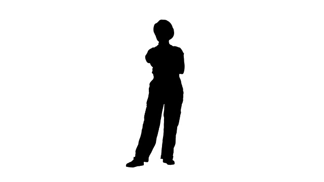 剪影女人在施工制服听指示视频素材画面2