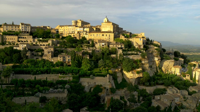 Gordes,法国。Gordes是法国南部普罗旺斯的一个公社。全景拍摄,4 k视频素材