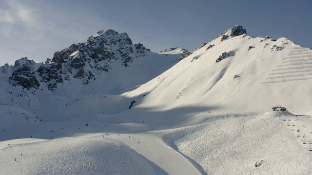 007在欣布拉山顶滑雪胜地视频素材