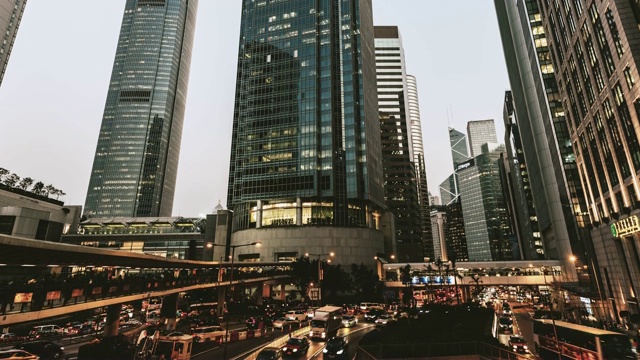 T/L WS TD香港从白天到黄昏的交通拥挤视频素材