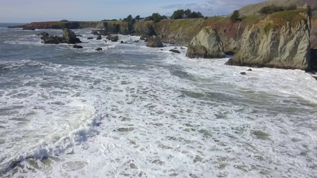 崎岖的索诺玛加州海岸-多莉在视频素材