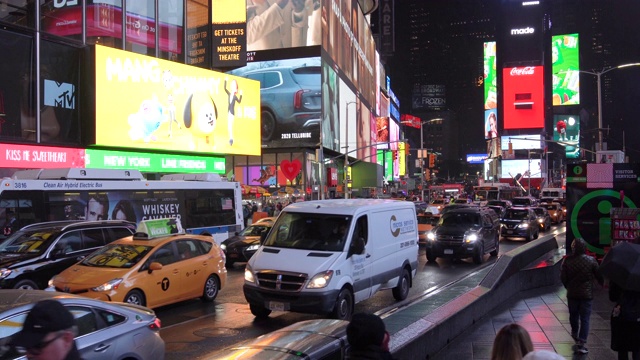 雨夜时代广场/美国纽约视频素材