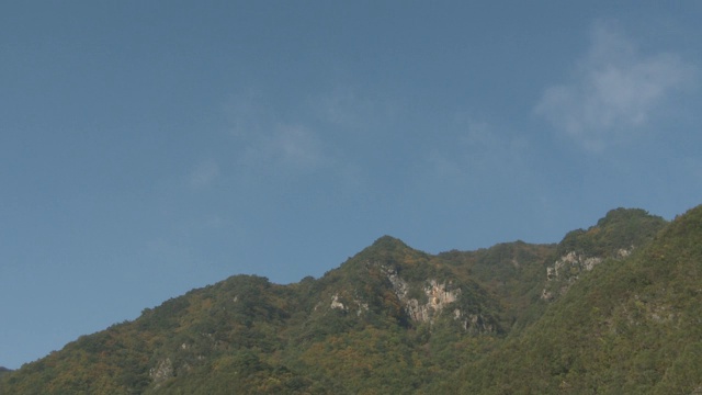 江原道省的山脉和云彩视频素材画面1
