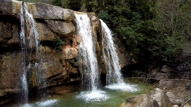 纯净的山溪，绿水视频素材