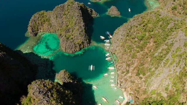 海景与泻湖和绿松石水视频素材