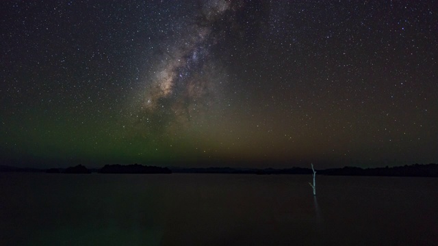 银河银河风景山和湖，白天到晚上的时间流逝视频视频素材画面2