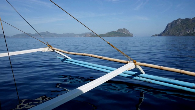 菲律宾科伦地区的海滨游船之旅视频素材