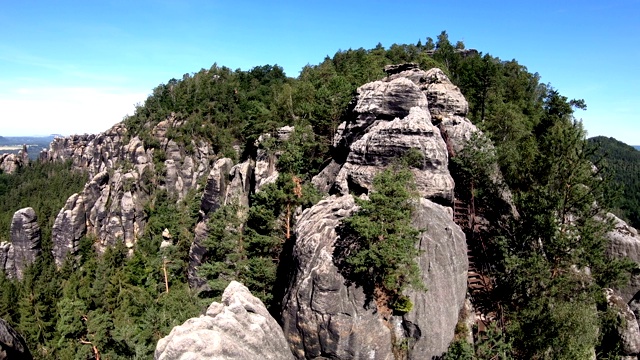 攀岩险峻，有高山森林、砂岩山、旅游胜地、潘视频素材