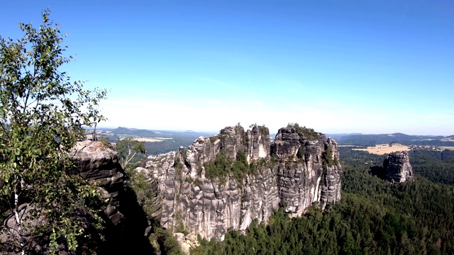 攀岩险峻，有高山森林、砂岩山、旅游胜地、潘视频素材