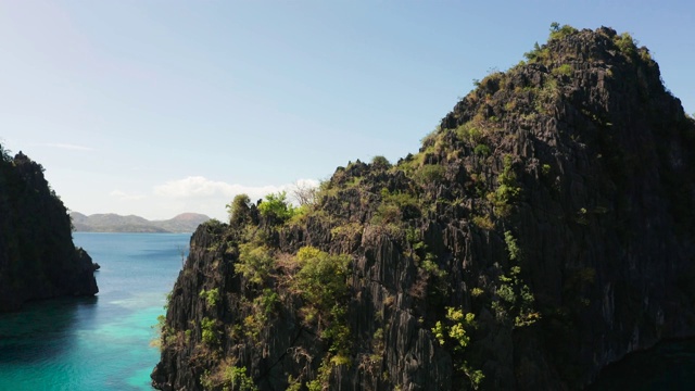 海景与泻湖和绿松石水视频素材