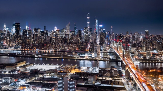 T/L WS HA PAN曼哈顿天际线和Ed Koch Queensboro Bridge /美国纽约市夜景视频素材