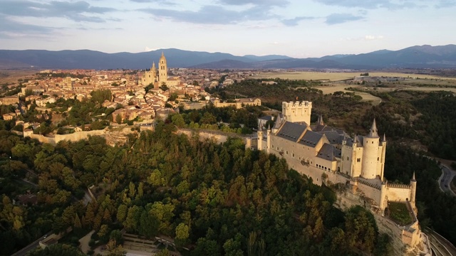 Alcazar de Segovia鸟瞰图视频素材