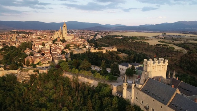 Alcazar de Segovia鸟瞰图视频素材