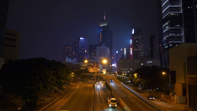 香港市区夜景时间灯火通明，市区交通、街道、桥景，步行全景4k视频素材