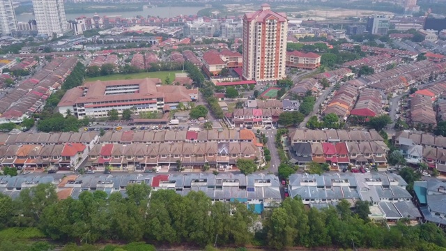 现代郊区住宅鸟瞰图视频素材