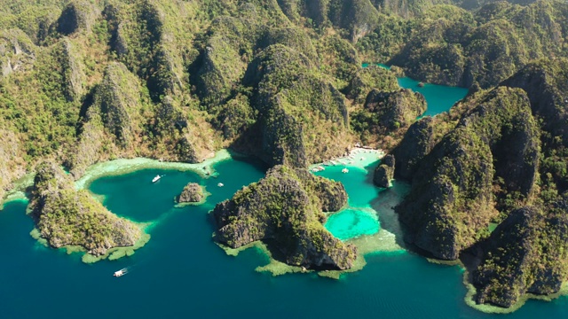 菲律宾巴拉望科伦的孪生泻湖。山和海视频素材