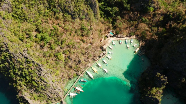 海景与泻湖和绿松石水视频素材