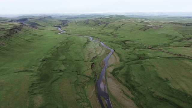 Fjadrargljufur峡谷鸟瞰图视频素材