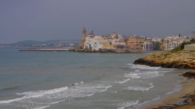 它靠近巴塞罗那，Costa Dorada，加泰罗尼亚在西班牙视频下载