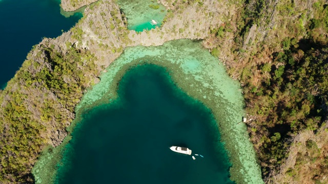 海景与泻湖和绿松石水视频素材