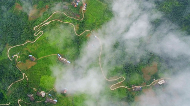 秦岭山村鸟瞰图，陕西，中国。视频素材